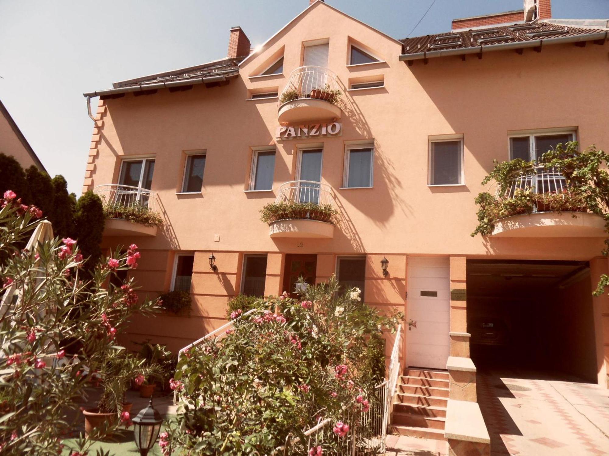 Kalman Panzio Bed & Breakfast Szeged Eksteriør bilde