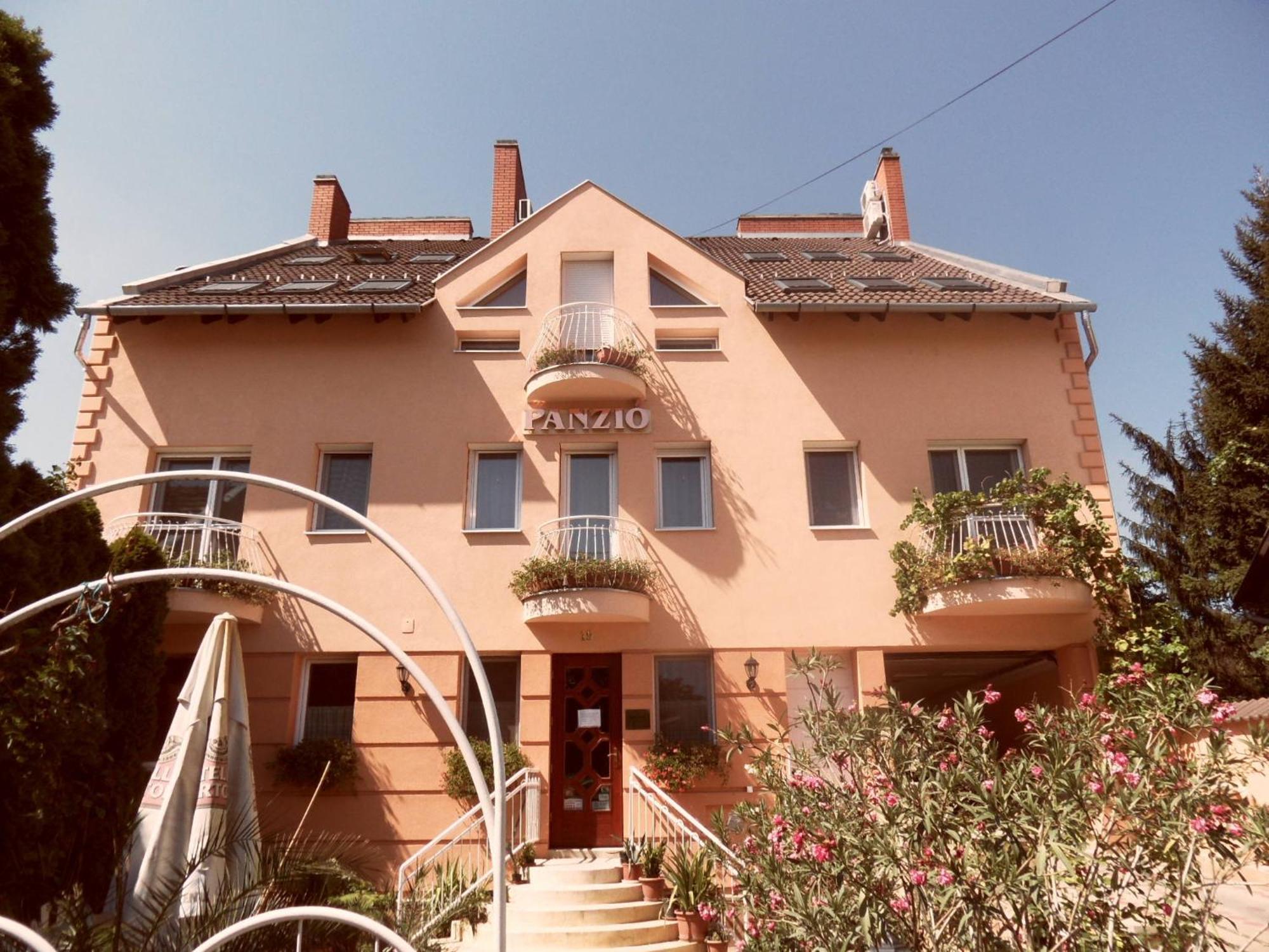 Kalman Panzio Bed & Breakfast Szeged Eksteriør bilde