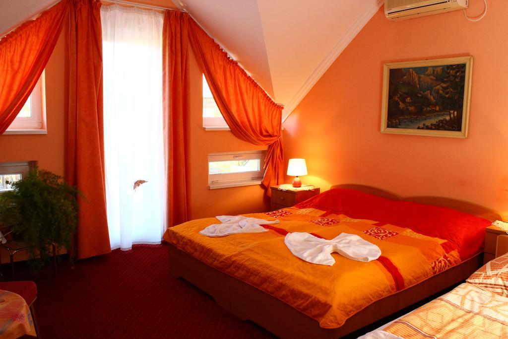 Kalman Panzio Bed & Breakfast Szeged Eksteriør bilde
