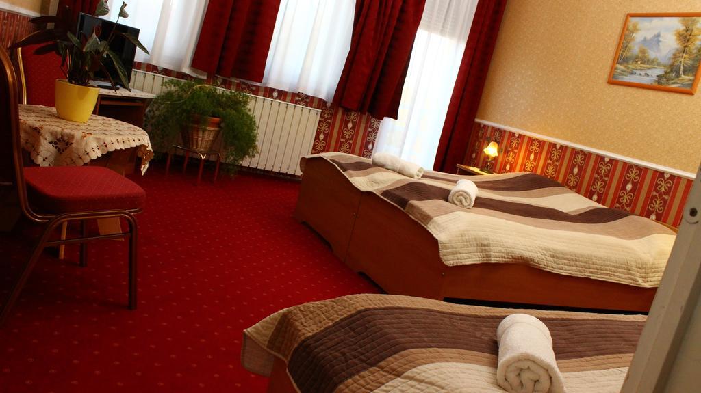 Kalman Panzio Bed & Breakfast Szeged Eksteriør bilde