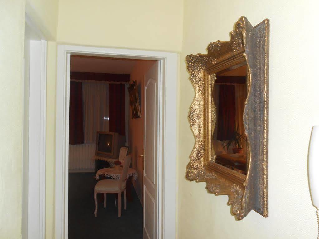 Kalman Panzio Bed & Breakfast Szeged Eksteriør bilde