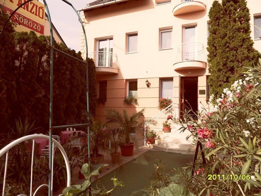 Kalman Panzio Bed & Breakfast Szeged Eksteriør bilde