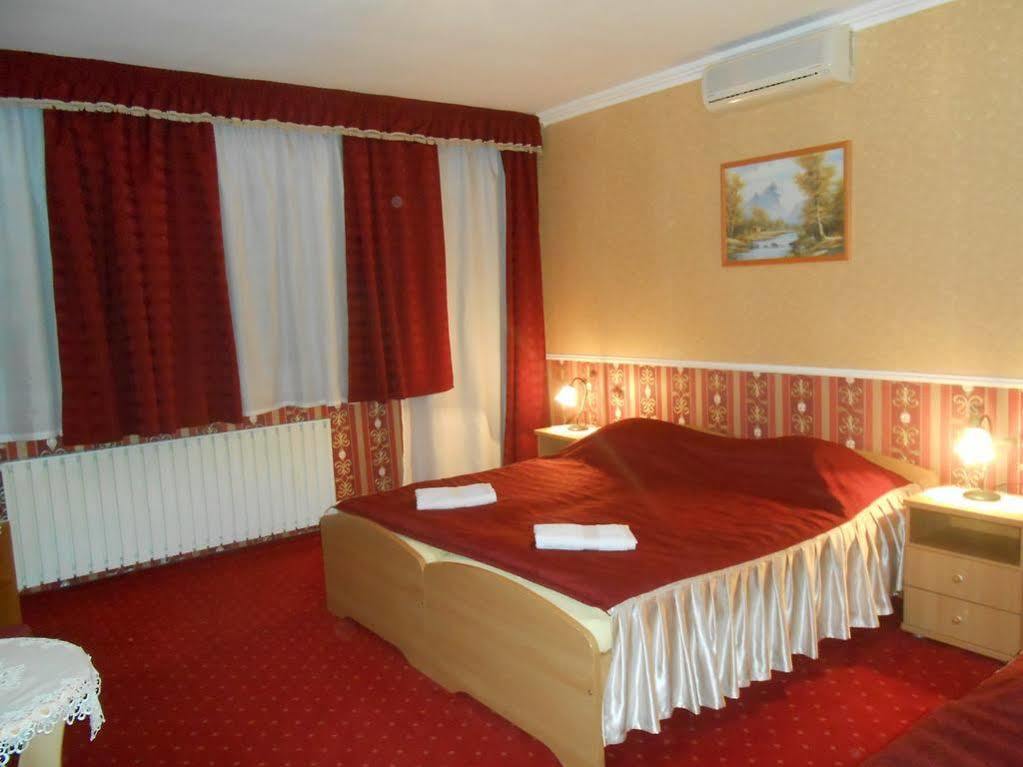 Kalman Panzio Bed & Breakfast Szeged Eksteriør bilde