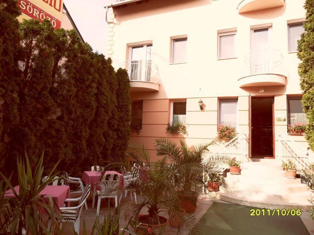 Kalman Panzio Bed & Breakfast Szeged Eksteriør bilde